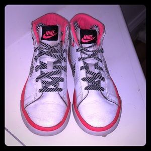 Nike Girls Classic Hightop’s